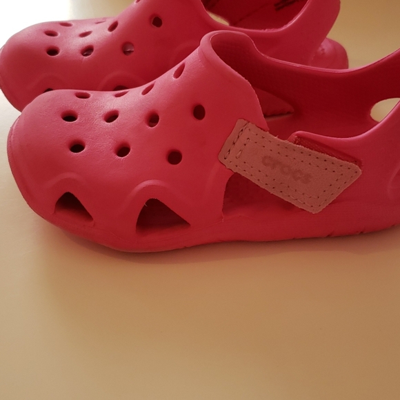 Crocs- Size 9 - Pink - Picture 4 of 4